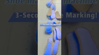 Machine automatique de marquage de semelles – 40 000 pièces/jour | Impression rapide et précise des semelles intérieures de chaussures