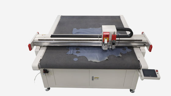 Bon prix Machine automatique de coupe de canapé 220V - 380V Machine CNC à couteau en ligne