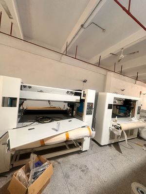 Bon prix Machine de découpe à double tête IBON Gantry pour la découpe de matériaux en caoutchouc à semelle multicouches de 24 mm en ligne